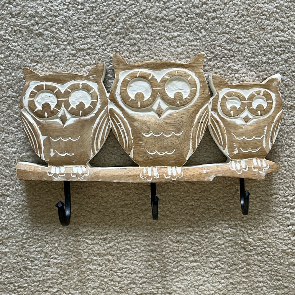 Carved Wooden Owl keys holder